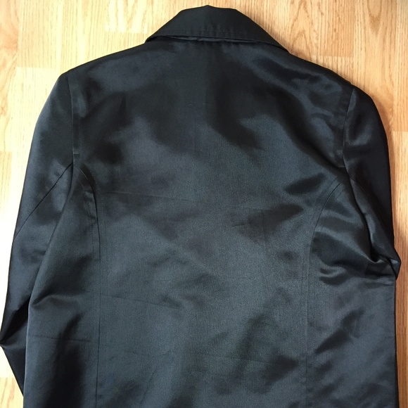 Black Spring/Fall Jacket with rose pattern lining - Picture 4 of 8